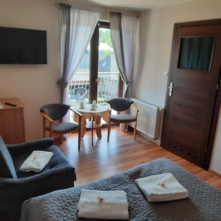 Reveliqa - Pokoje Goscinne I Apartamenty 3* Pobierowo