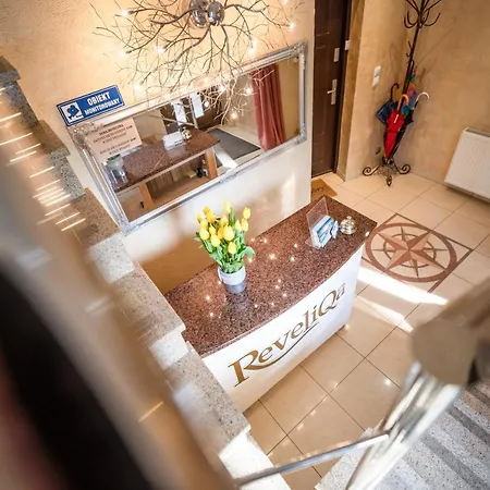 Reveliqa - Pokoje Goscinne I Apartamenty Bed & Breakfast 3*