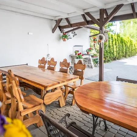 Reveliqa - Pokoje Goscinne I Apartamenty Bed & Breakfast 3*