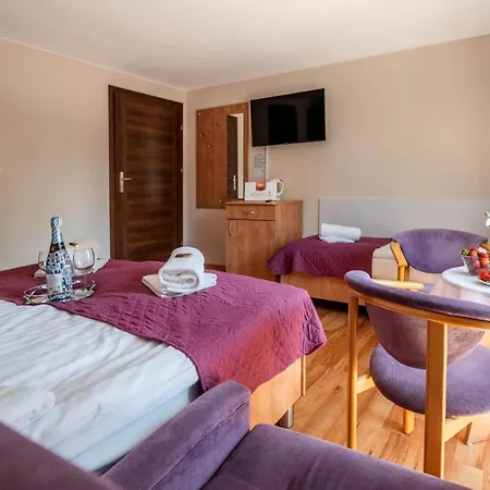 Reveliqa - Pokoje Goscinne I Apartamenty Bed & Breakfast Pobierowo
