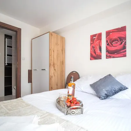 Bed & Breakfast Reveliqa - Goscinne I Pobierowo