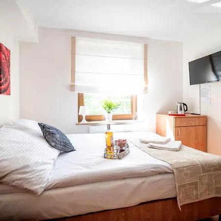 Reveliqa - Pokoje Goscinne I Apartamenty Pobierowo