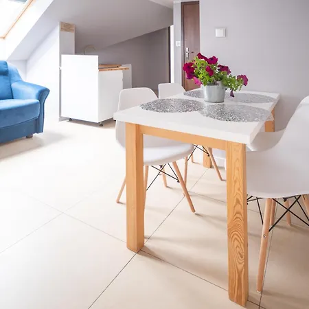 Reveliqa - Pokoje Goscinne I Apartamenty Bed & Breakfast Pobierowo
