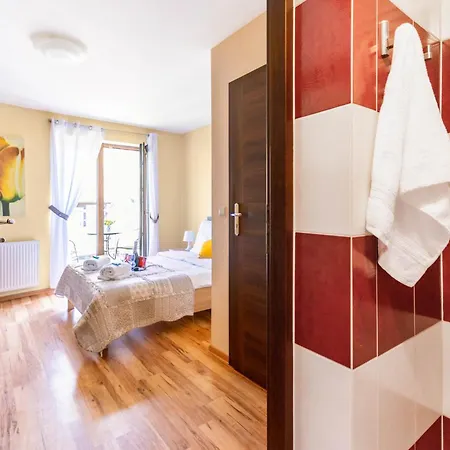 Reveliqa - Pokoje Goscinne I Apartamenty Pobierowo