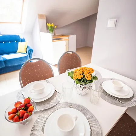 Reveliqa - Goscinne I Bed & Breakfast 3*