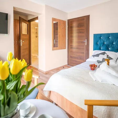 Reveliqa - Pokoje Goscinne I Apartamenty Bed & Breakfast Pobierowo