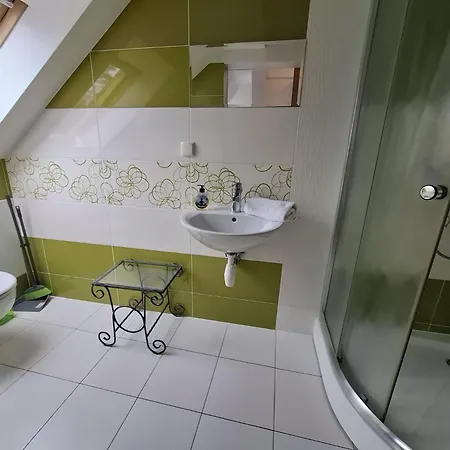 Reveliqa - Pokoje Goscinne I Apartamenty Pobierowo