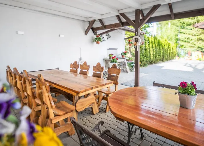 Reveliqa - Gościnne I Nocleg ze śniadaniem 3*