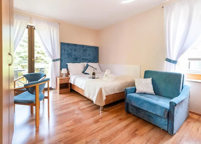 Reveliqa - Gościnne I Nocleg ze śniadaniem 3*