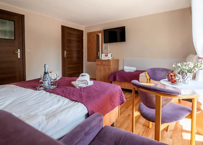 Reveliqa - Goscinne I ベッド・アンド・ブレックファスト ポビエロボ