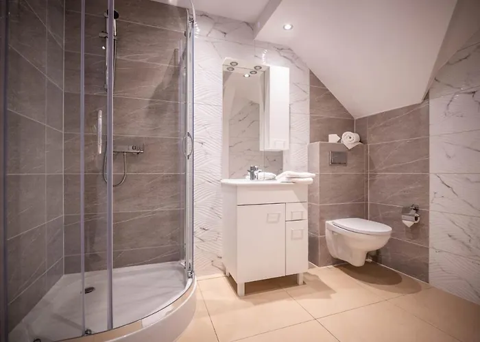 Reveliqa - Gościnne I Pobierowo