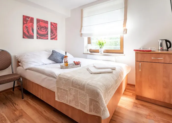 Reveliqa - Gościnne I Nocleg ze śniadaniem Pobierowo