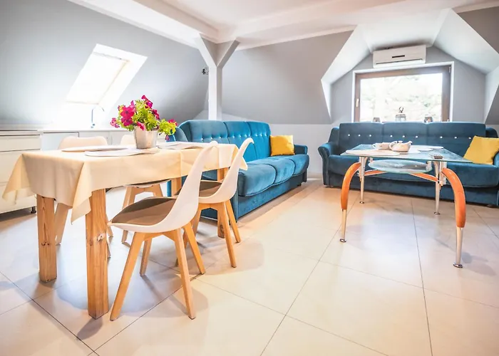 Reveliqa - Gościnne I Nocleg ze śniadaniem 3*