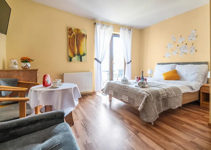 Reveliqa - Gościnne I 3*